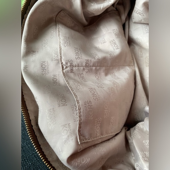 Gorgeous Michael Kors bag - Picture 6 of 9